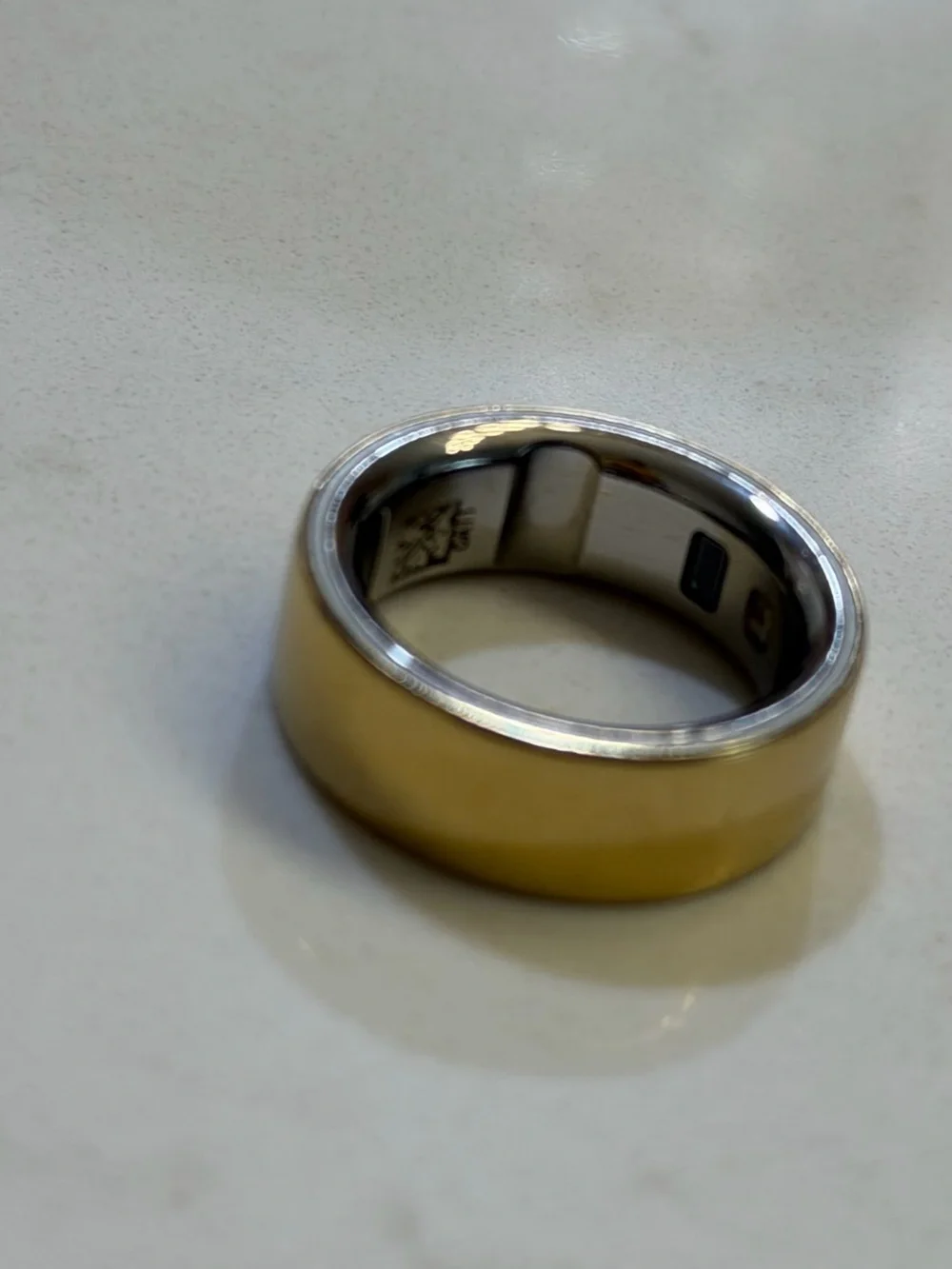 Oura Ring 4 in Gold, Size 8